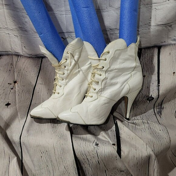 Vintage Granny Boots Soft Leather White Cream Sz 8.5 Victorian Wedding - Picture 2 of 7
